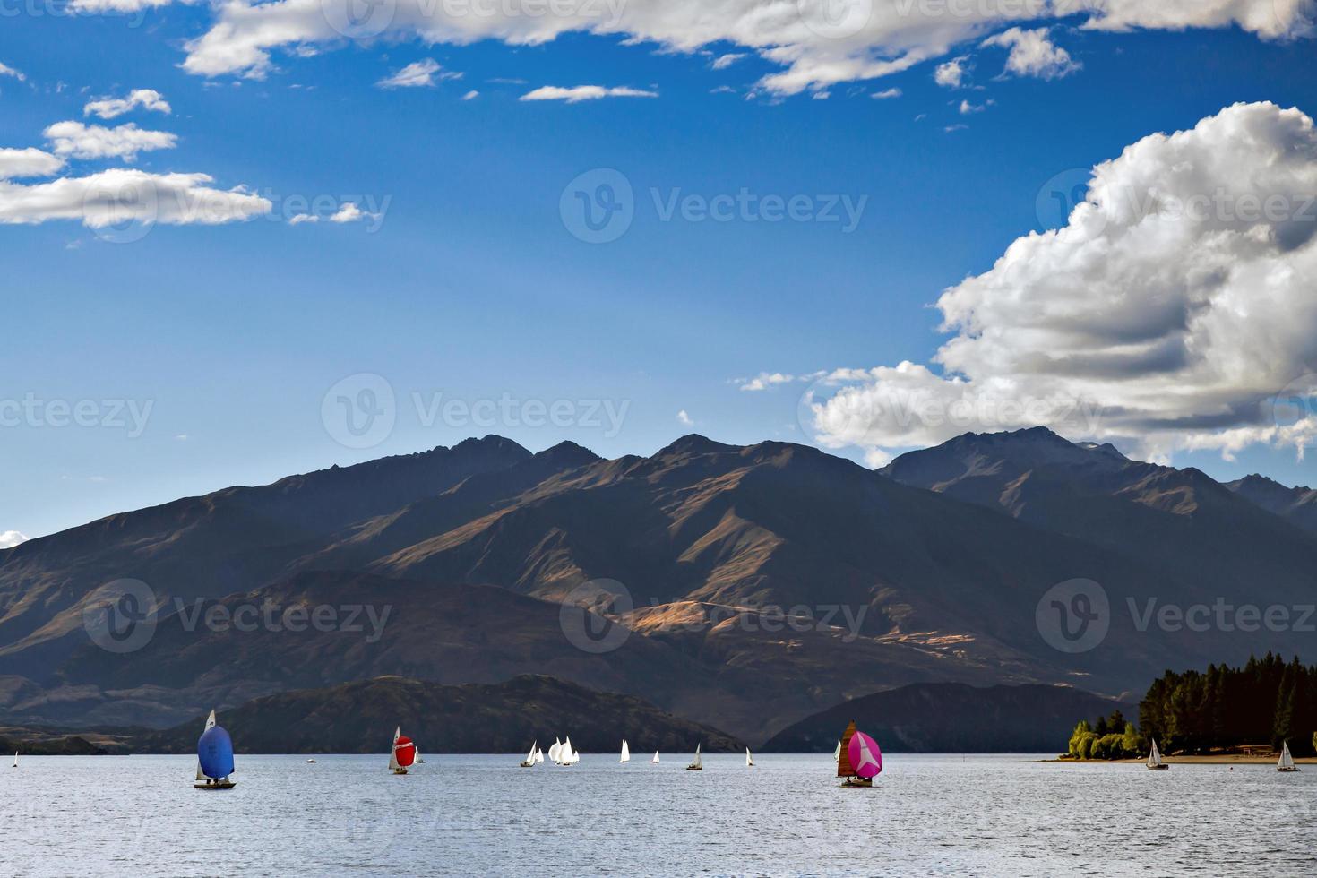 Sailing on Lake Wanaka photo