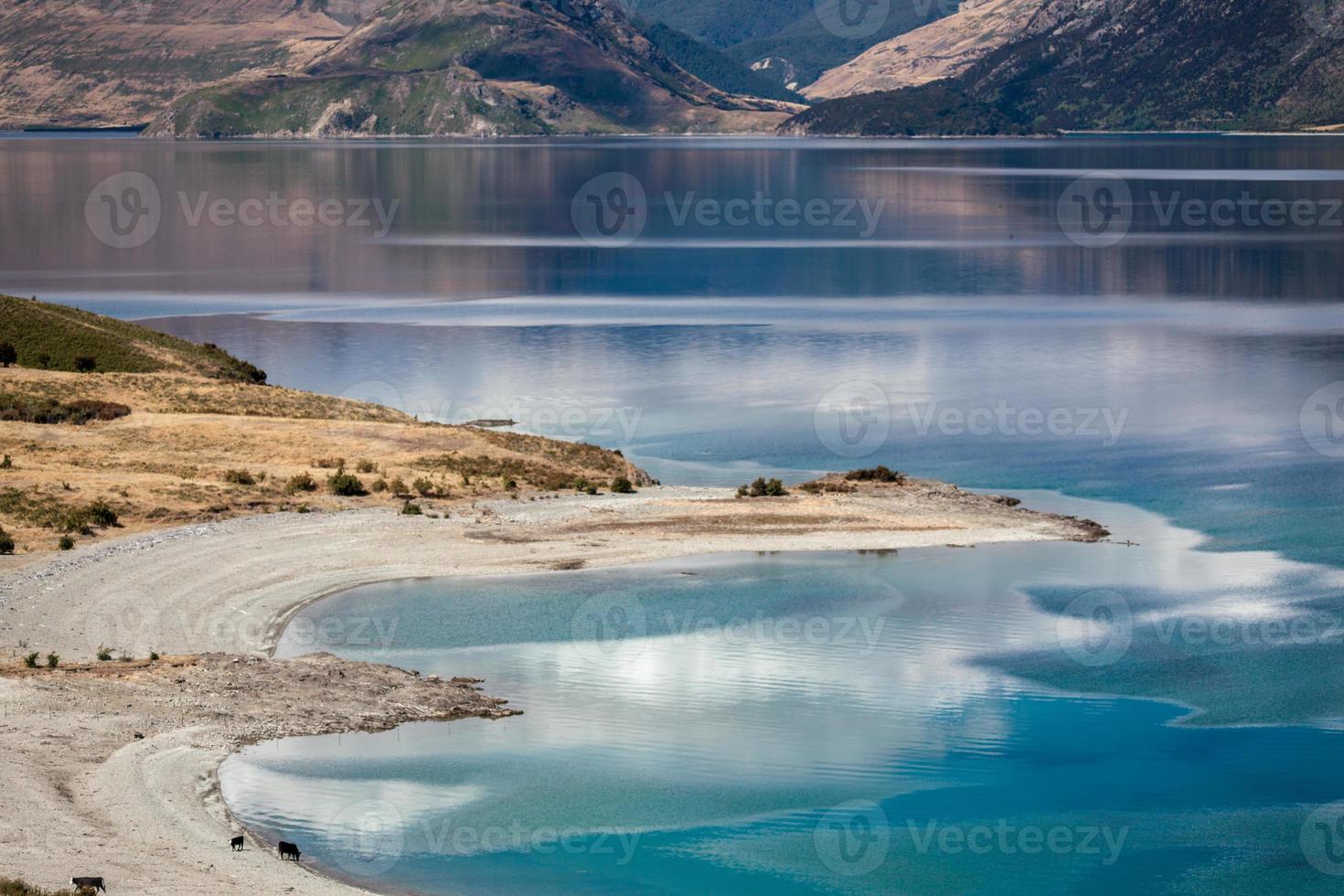 vista panorámica del lago hawea foto