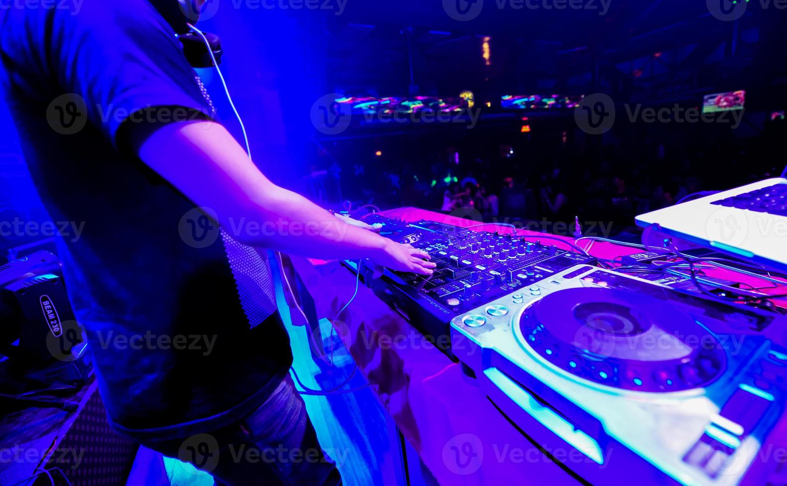Celebrate the night in the night Banquet Service Dance and enjoy with fellow dancers and DJs. photo