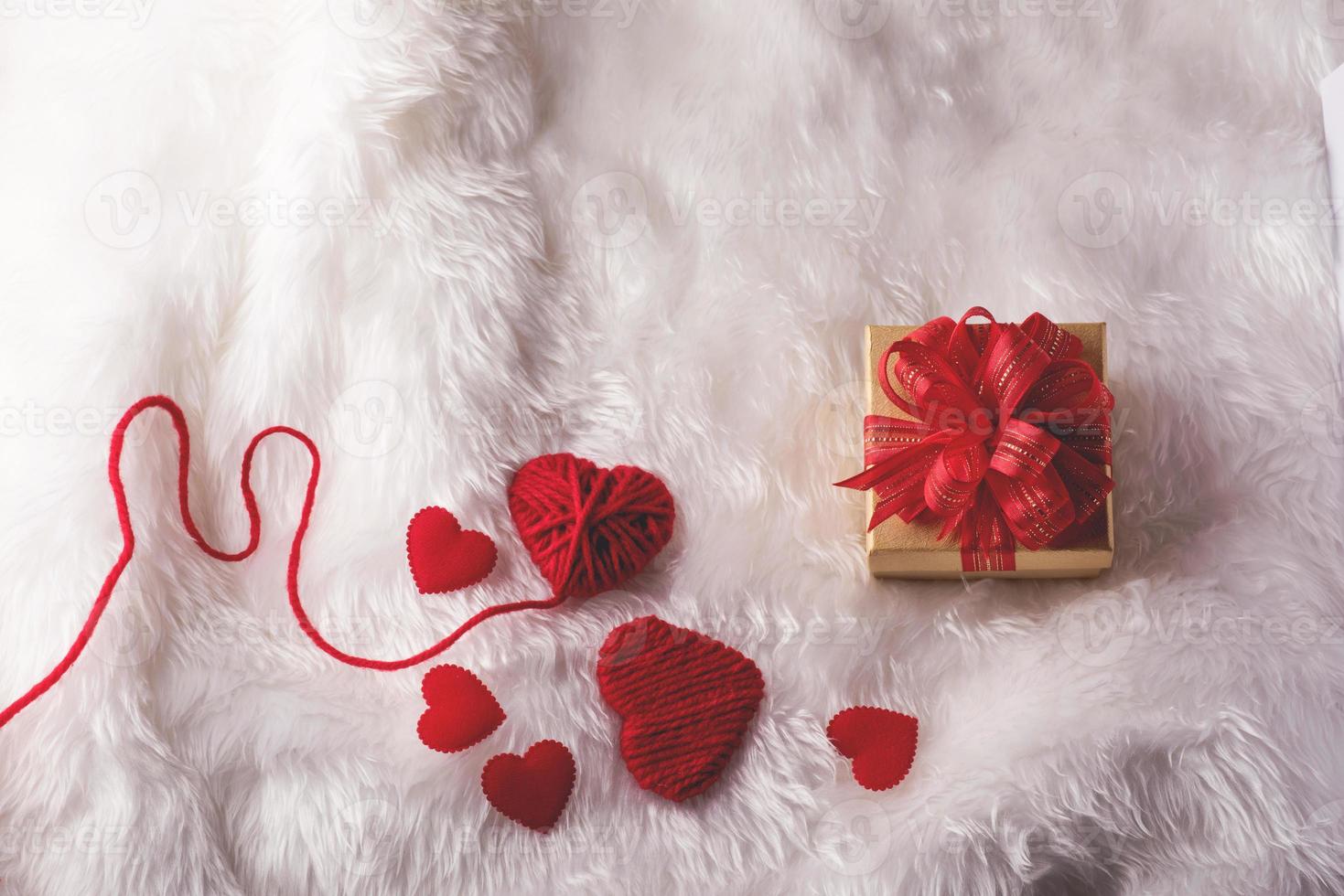 corazón, día de san valentín, vista superior, corazón rojo concepto de día de san valentín con espacio de copia foto