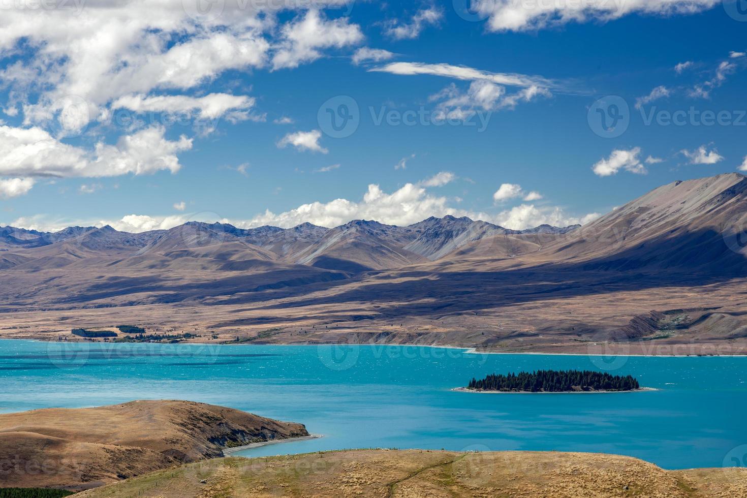 vista panorámica del colorido lago tekapo foto