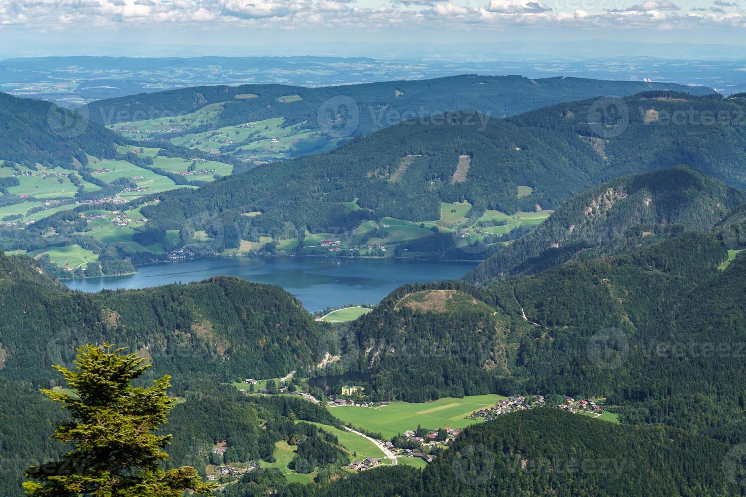 vista del campo desde la montaña zwolferhorn foto