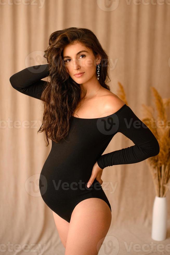 retrato de la joven embarazada de su embarazo 6766985 Foto de stock en Vecteezy