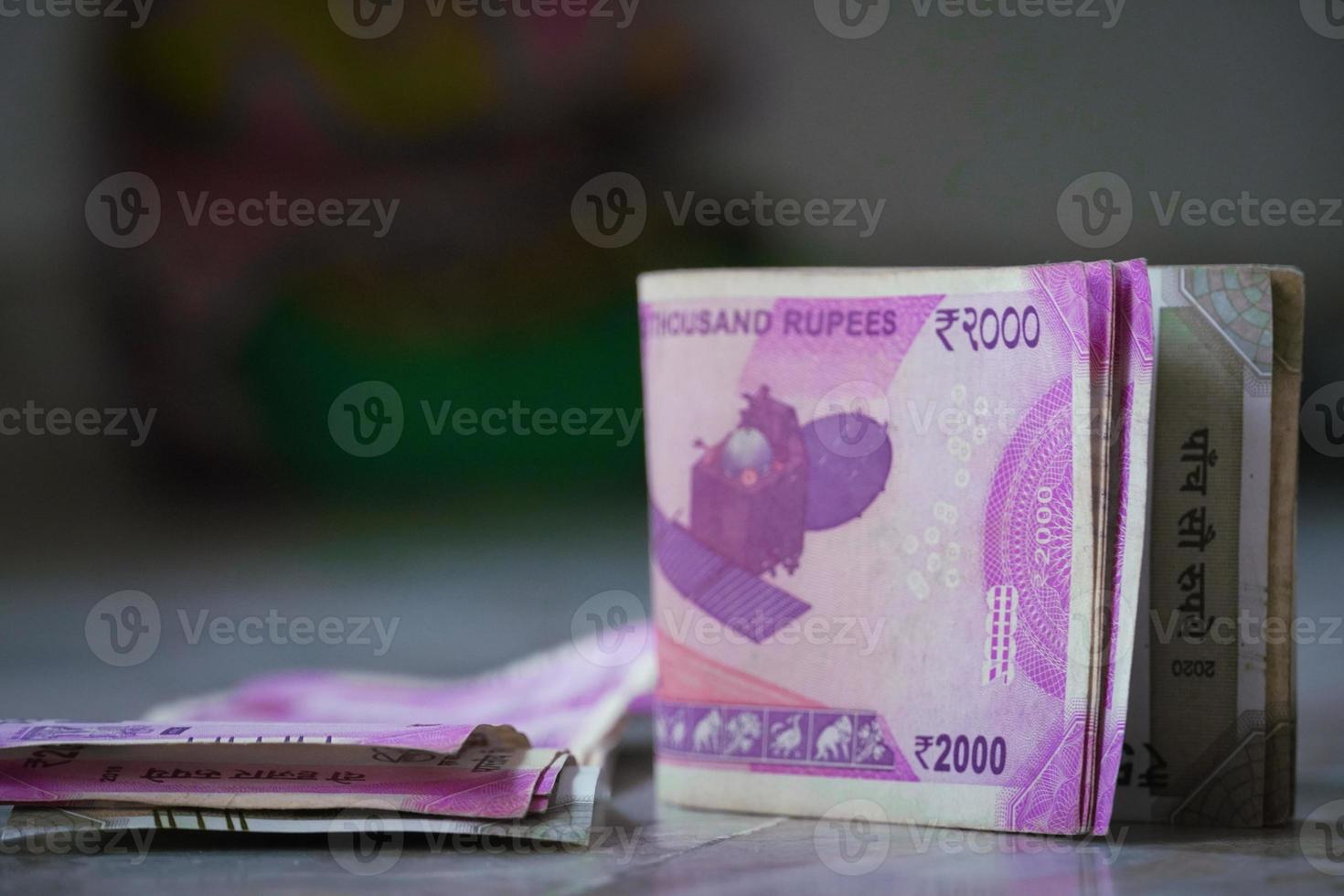 dinero indio y billetes, 2000 rupias foto