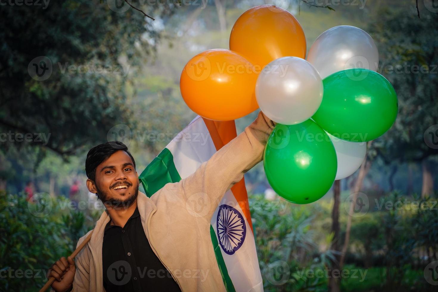 imagen del día de la república india, 26 de enero. imagen del día de la independencia india con globos coloridos en colores de la bandera india foto