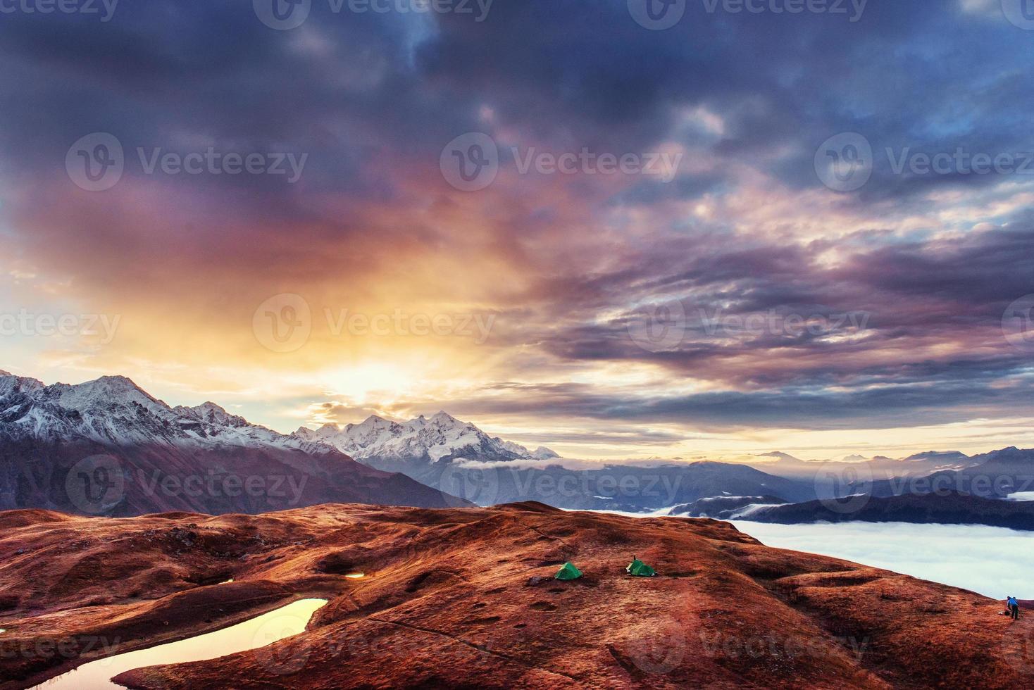 el pintoresco paisaje de las montañas. svaneti superior foto