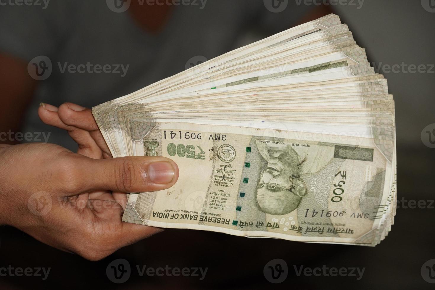 indian 500 notes images in hand photo