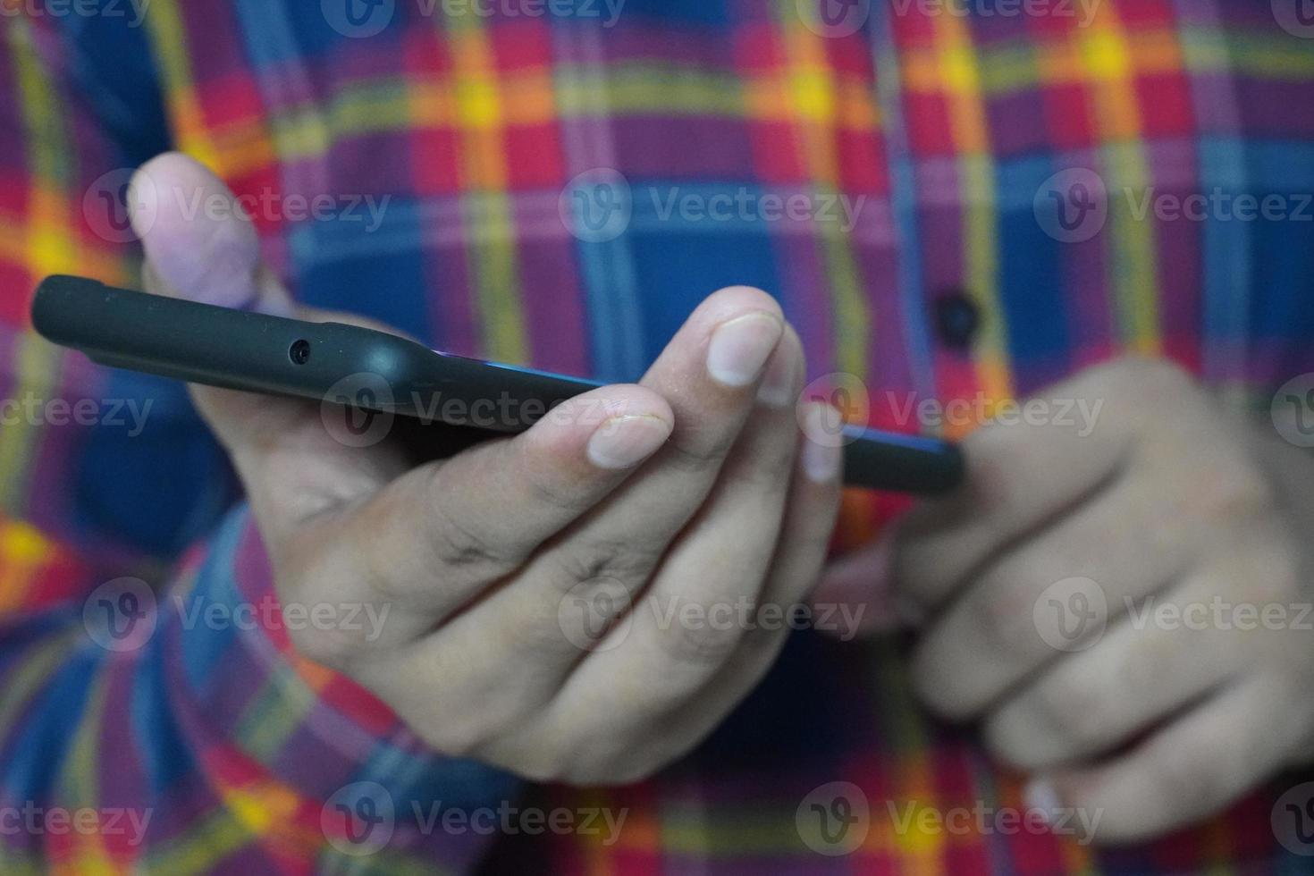 using mobile hotspot for home 6859306 Stock Photo at Vecteezy