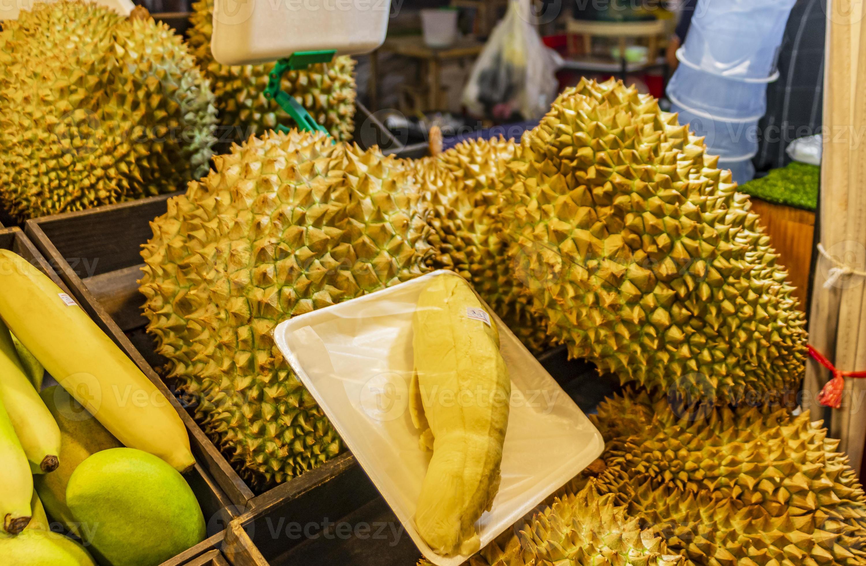 The 10 Most Surprisingly Smelly Fruits On Earth - m3uzile