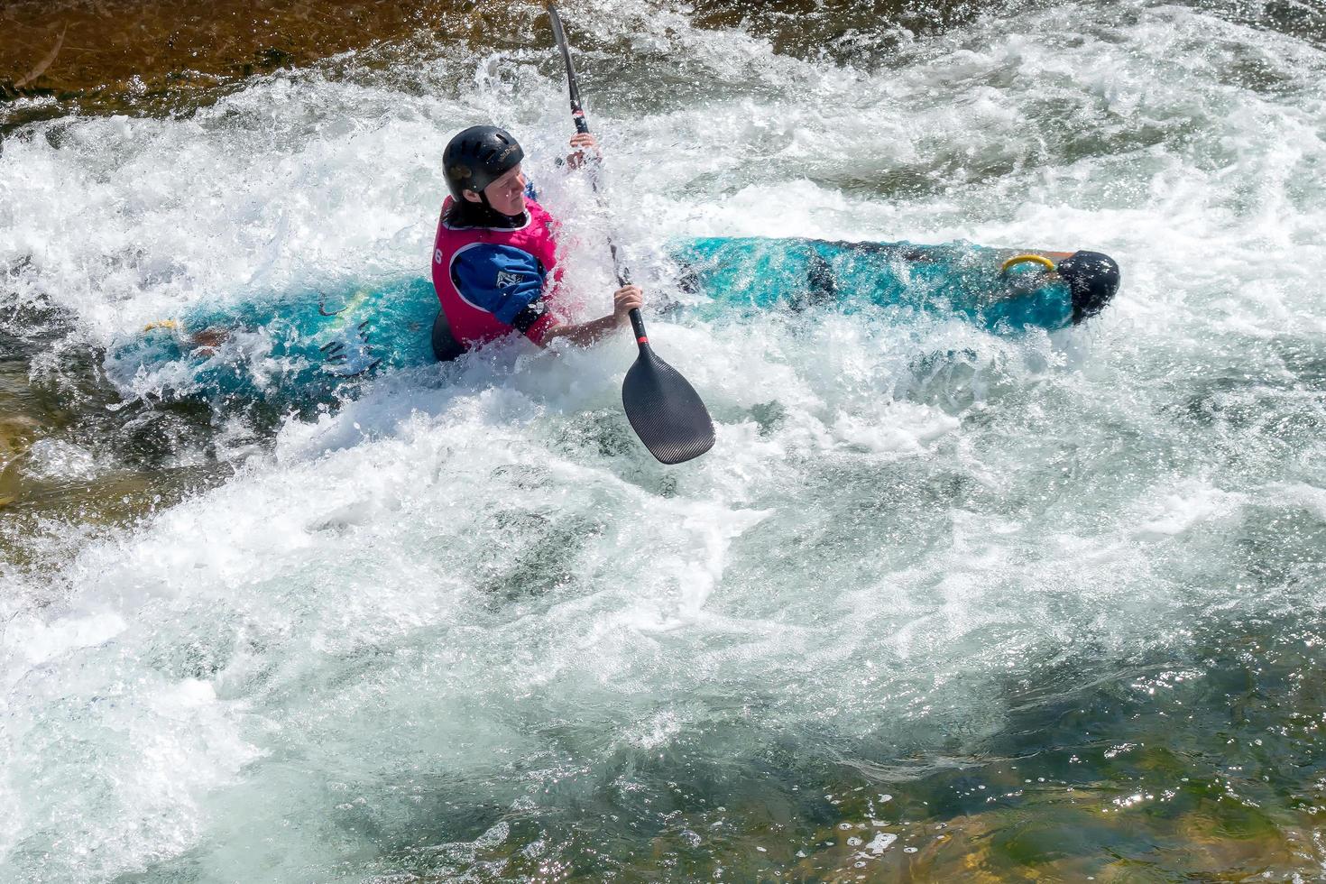 Cardiff, Gales, Reino Unido, 2014. Deportes acuáticos en el centro internacional de aguas bravas de Cardiff foto