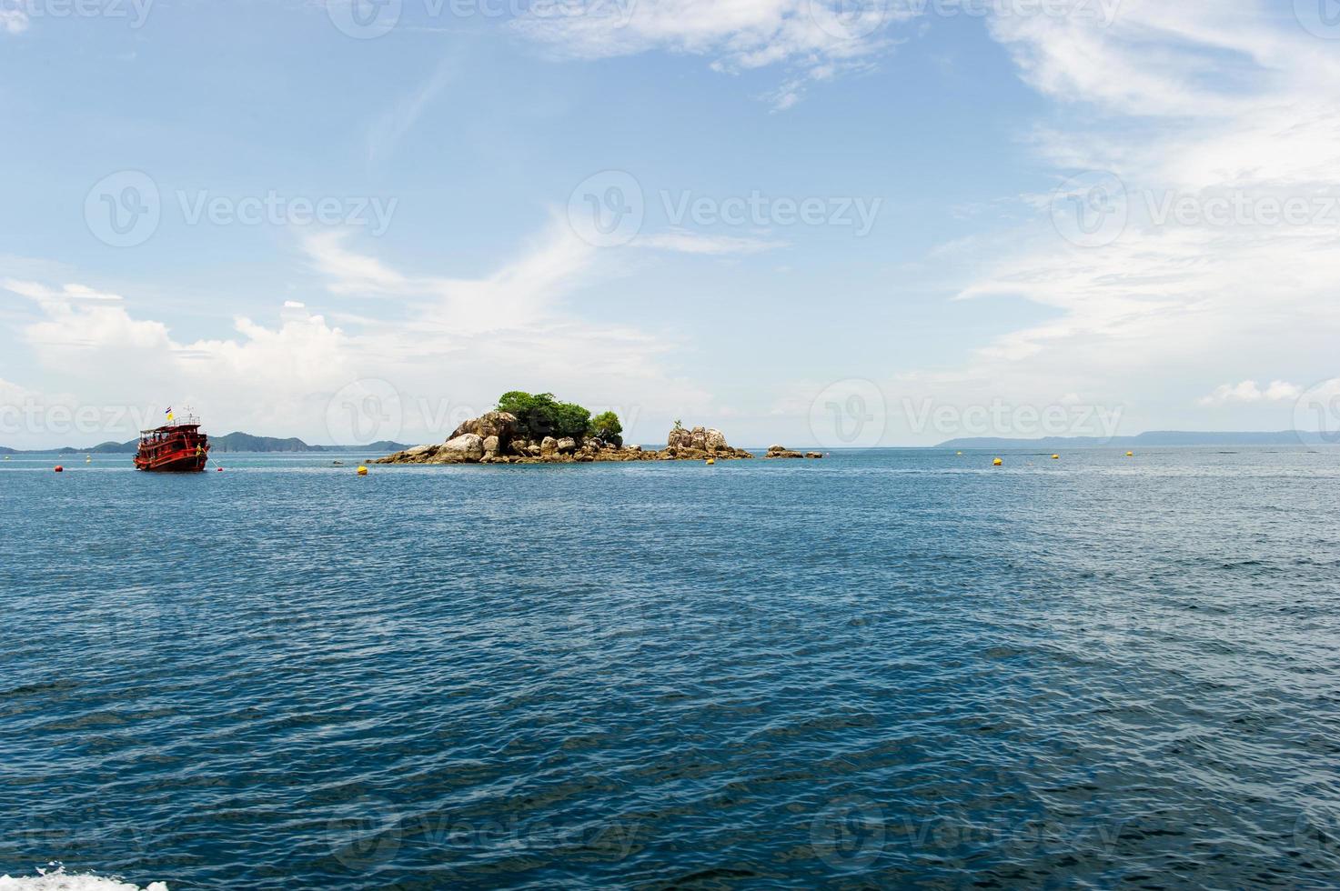 The beautiful sea and the beautiful mountains, the area for tourists to visit the beauty photo