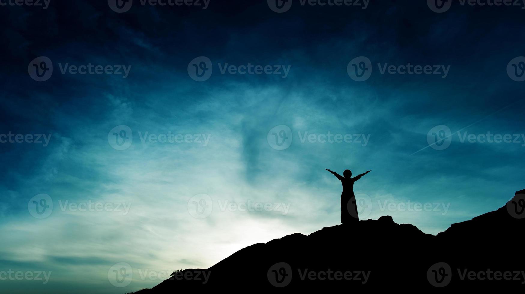 Silhouette of team leadership, teamwork and teamwork and delightful silhouette concepts photo