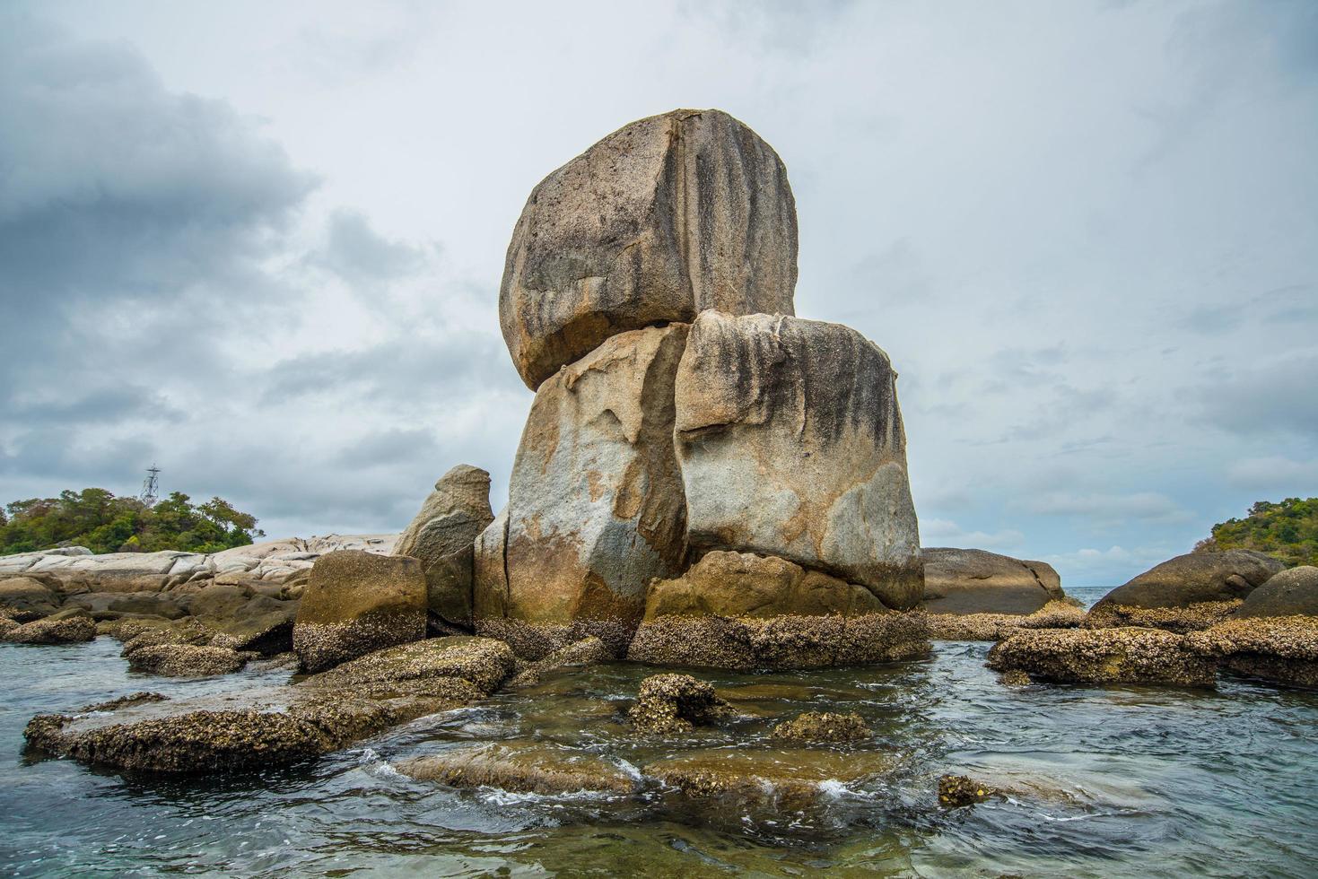 koh hinson de la isla de lipe en la provincia de satun en el sur de tailandia. foto