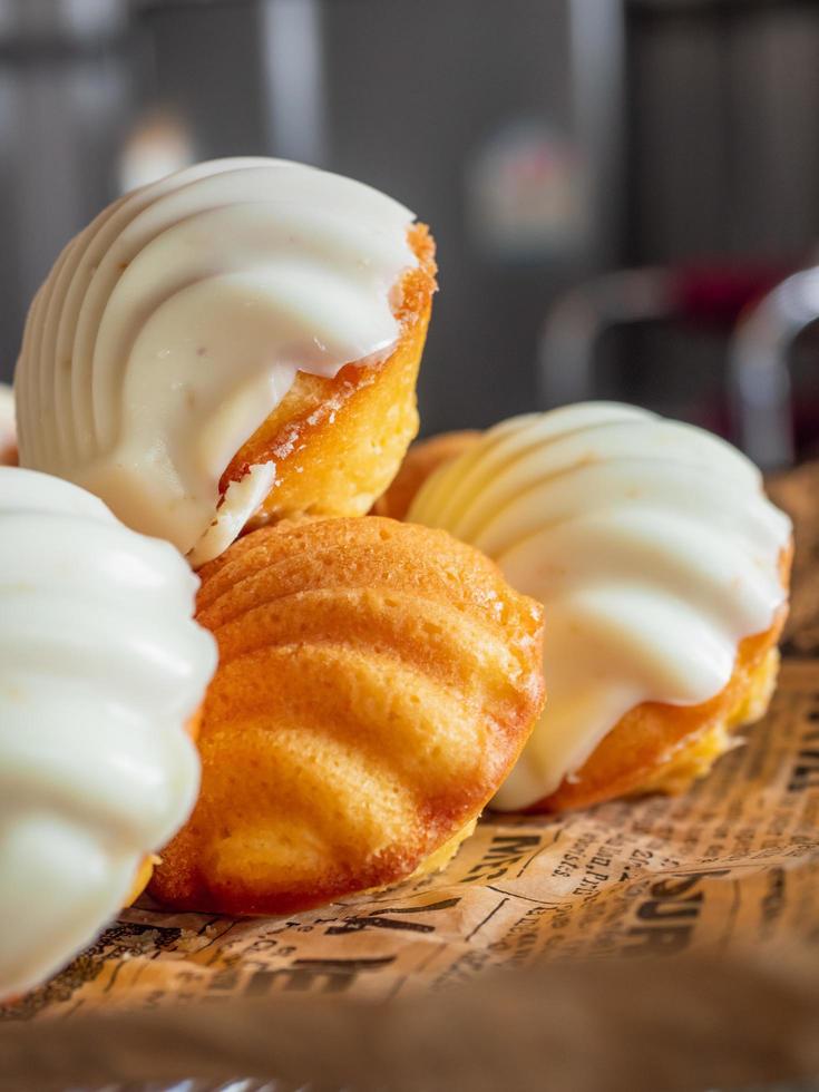 Lemon Madeleines with white chocolate photo