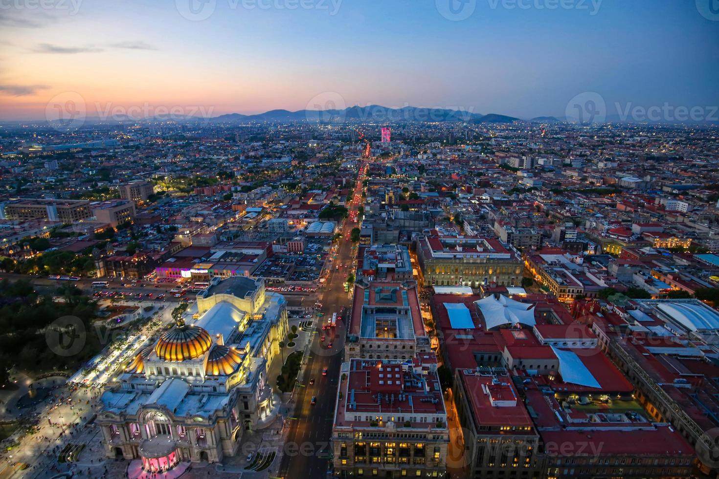 vista panorámica escénica del centro histórico de la ciudad de méxico desde la plataforma de observación en la parte superior de la torre latinoamericana torre latinoamericana foto
