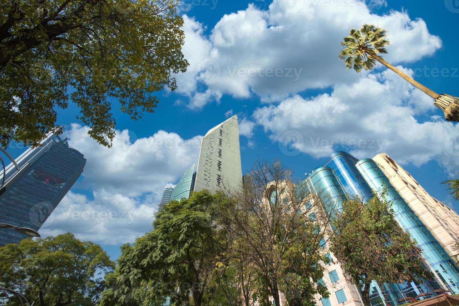 centro financiero y distrito comercial de la ciudad de méxico cerca del paseo de reforma foto