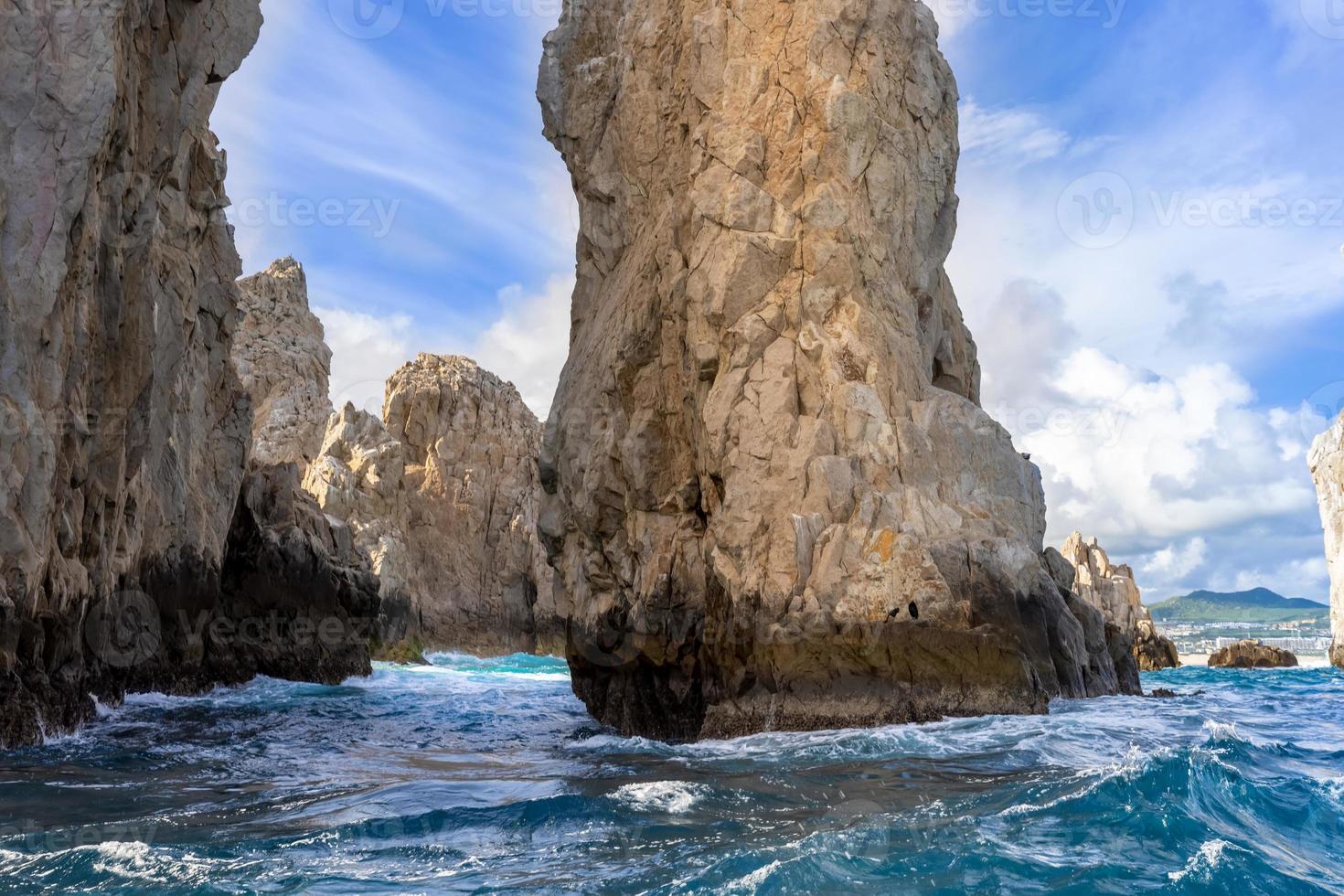 arco de destino turístico de referencia escénica de cabo san lucas, el arco, avistamiento de ballenas y lugar para bucear foto