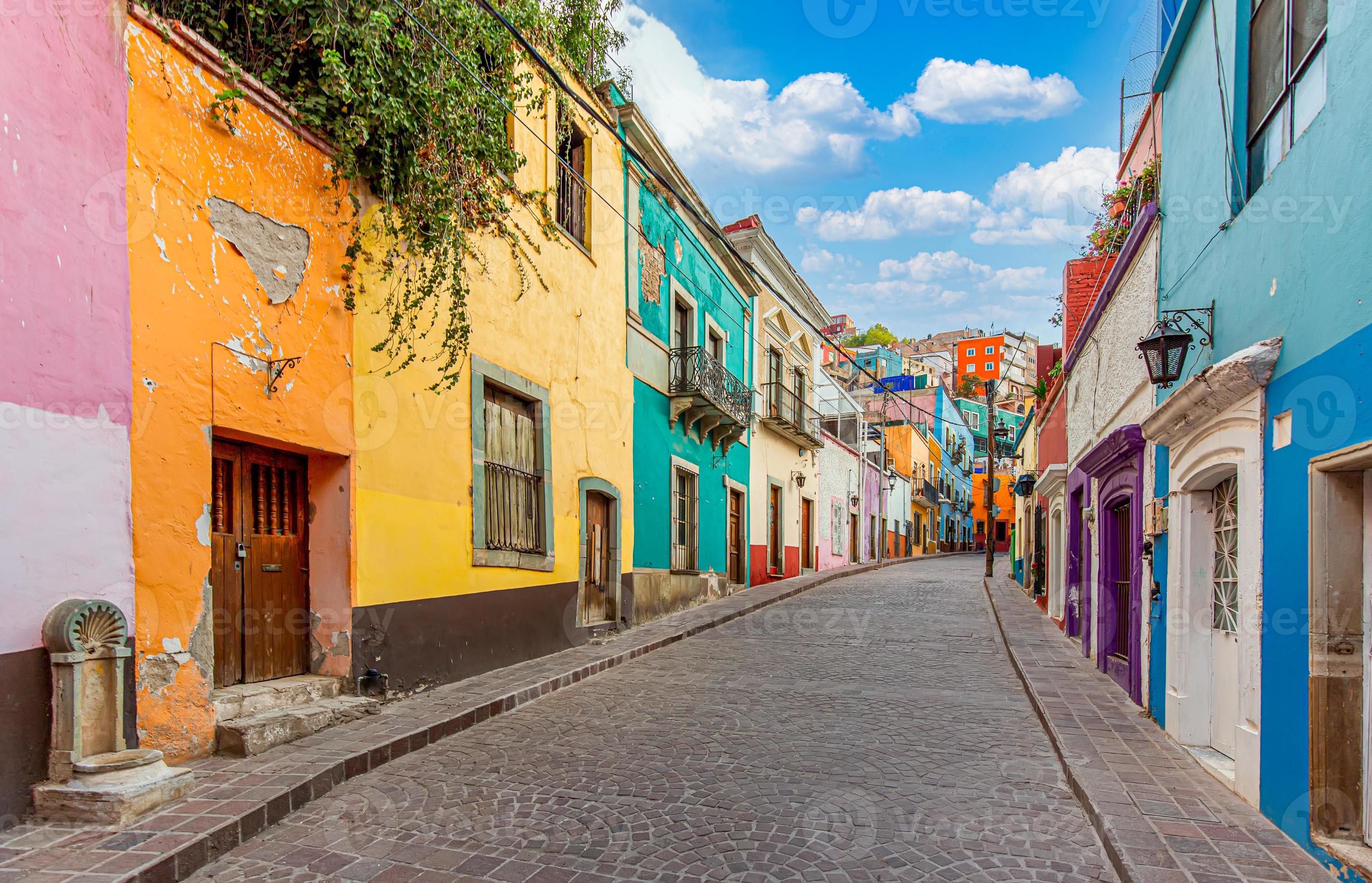 Guanajuato, Mexico, Scenic cobbled streets and traditional colorful