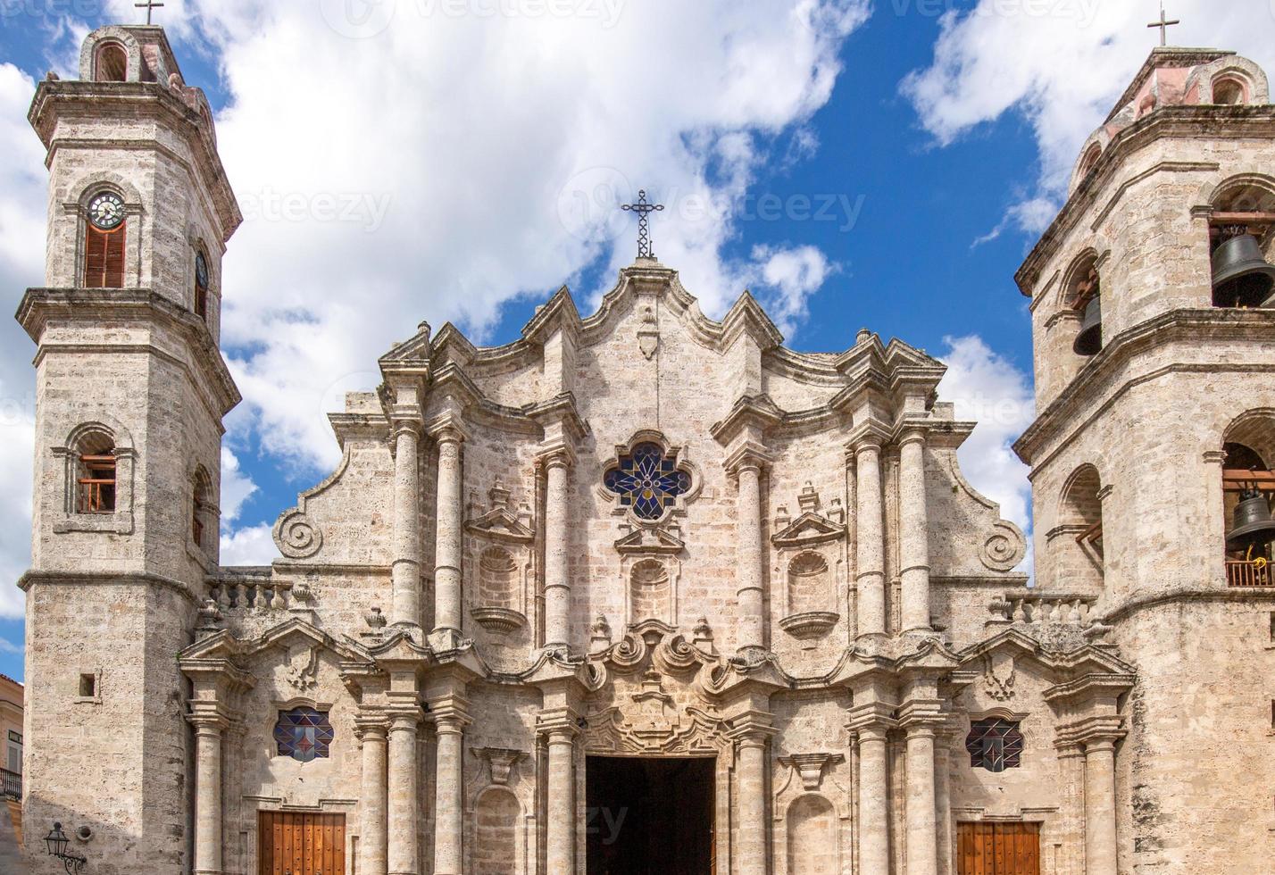 catedral virgen maría central de la habana ubicada en la plaza de la catedral en el centro histórico de la habana vieja foto