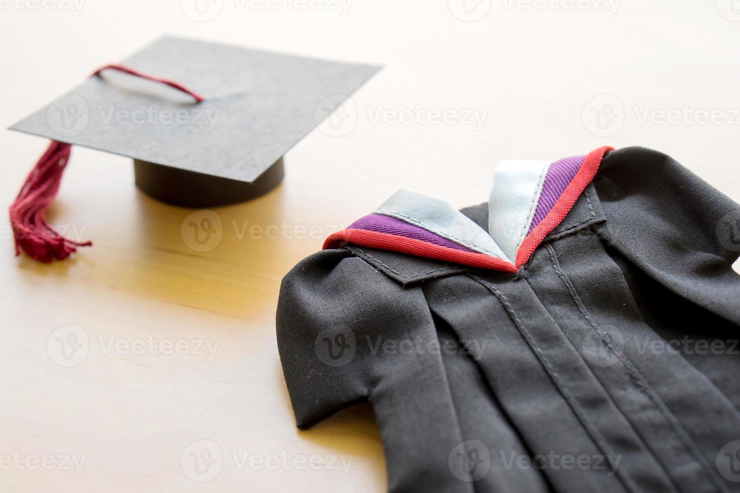 universidad, estudiante adulto, graduación, vestido de graduación, escuela secundaria foto