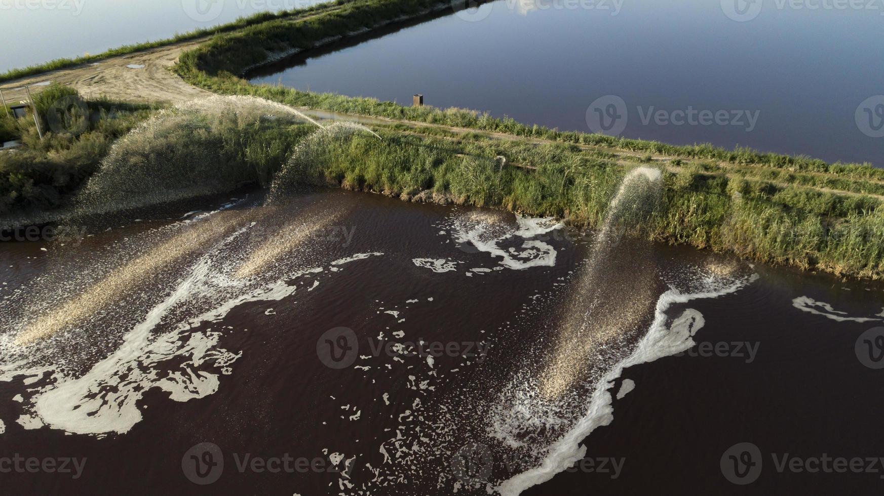 instalaciones de tratamiento, infraestructura de tratamiento de aguas residuales. tratamiento de aguas residuales - foto