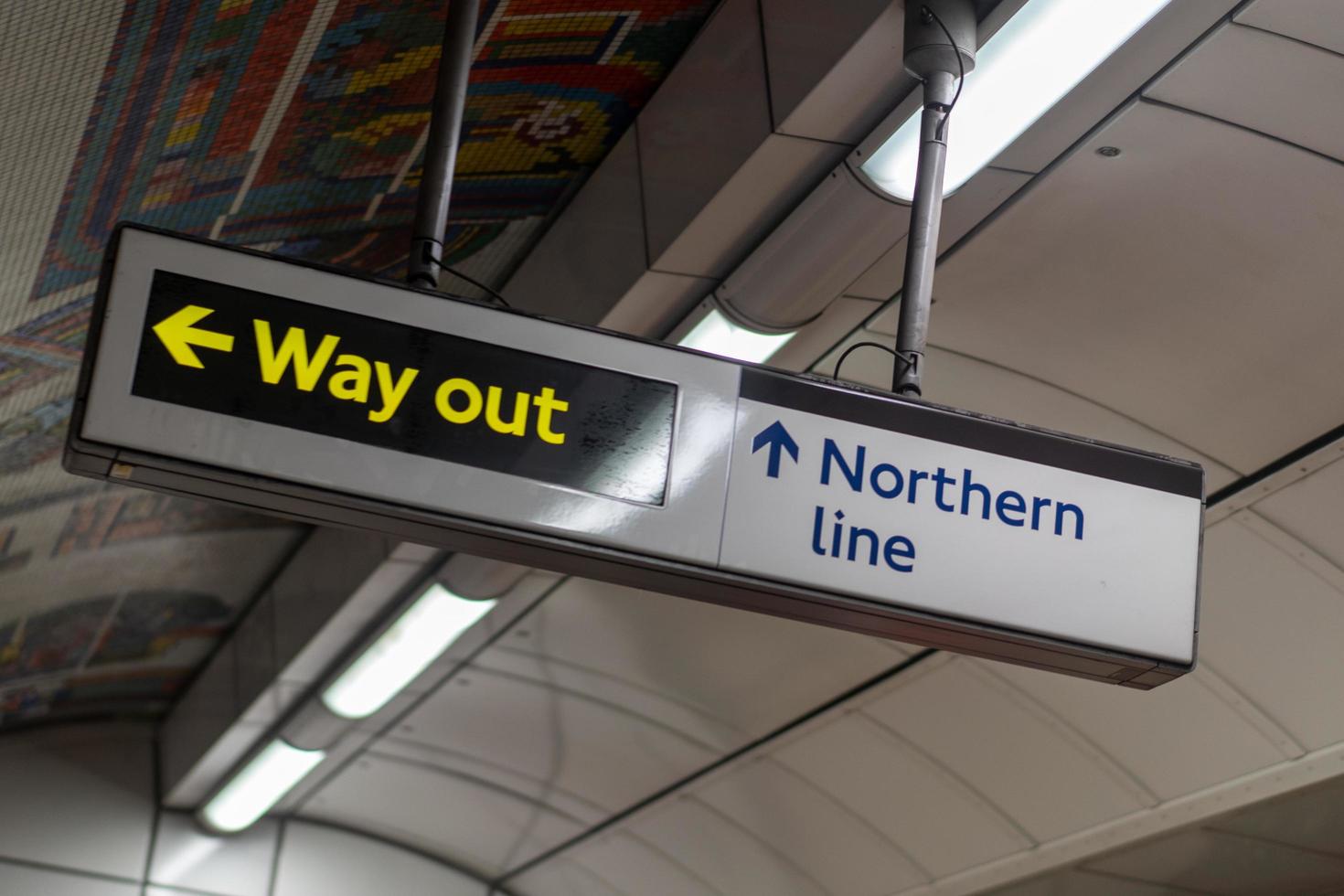 señal de salida del metro de londres foto