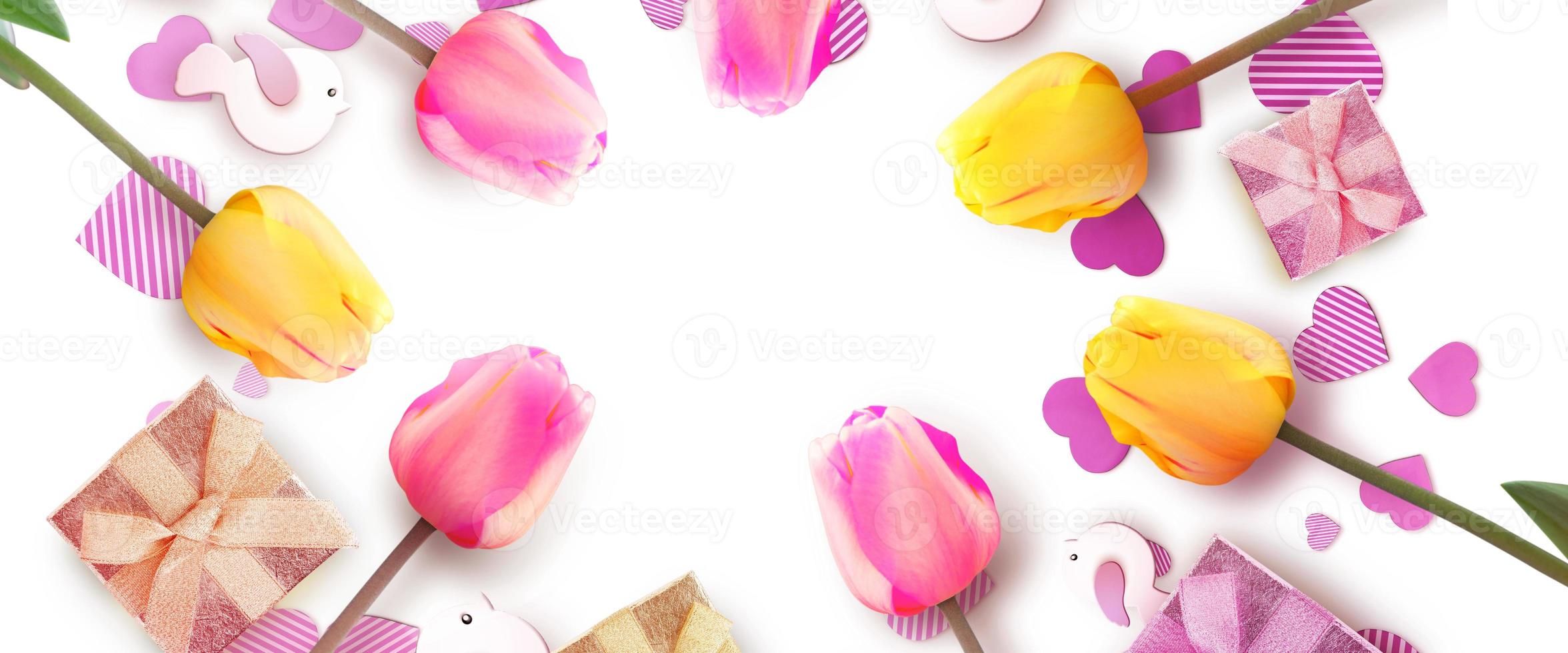 hermosos tulipanes. fondo de naturaleza primaveral para banner web y diseño de tarjetas. foto