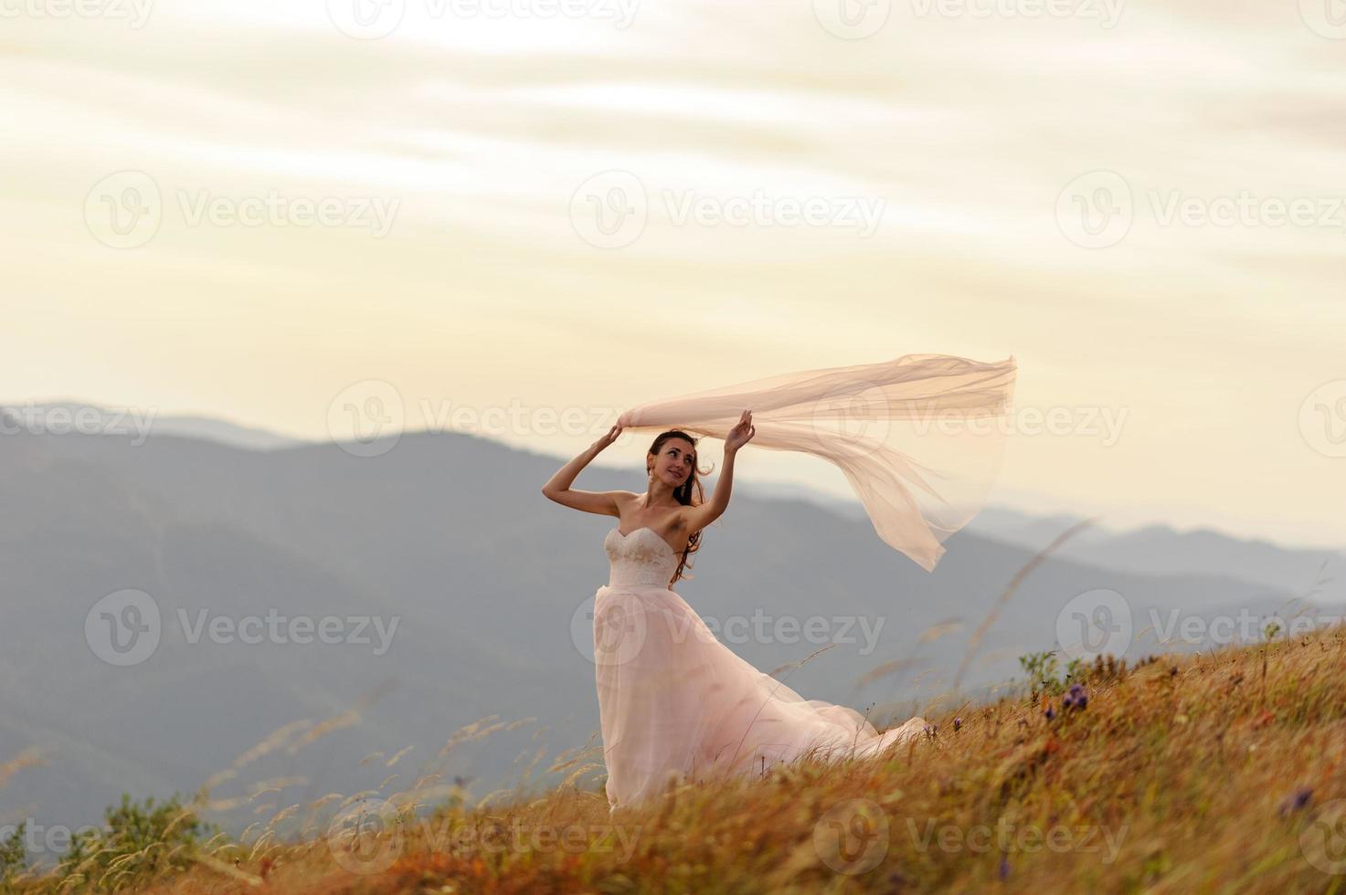 bride and groom. Photo shoot in the mountains.