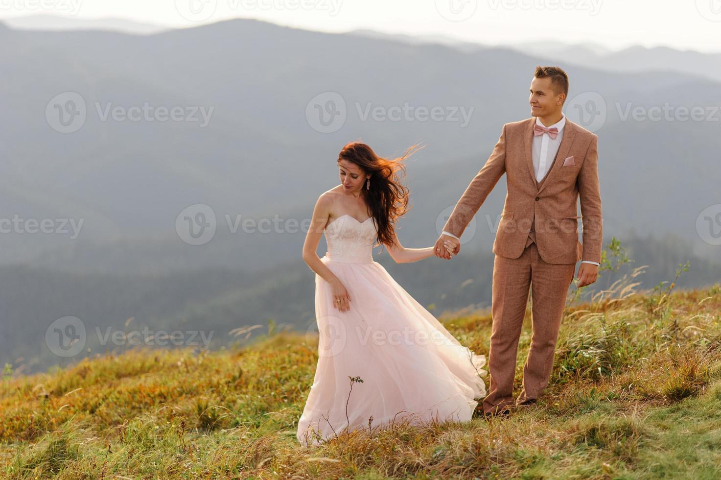 bride and groom. Photo shoot in the mountains.