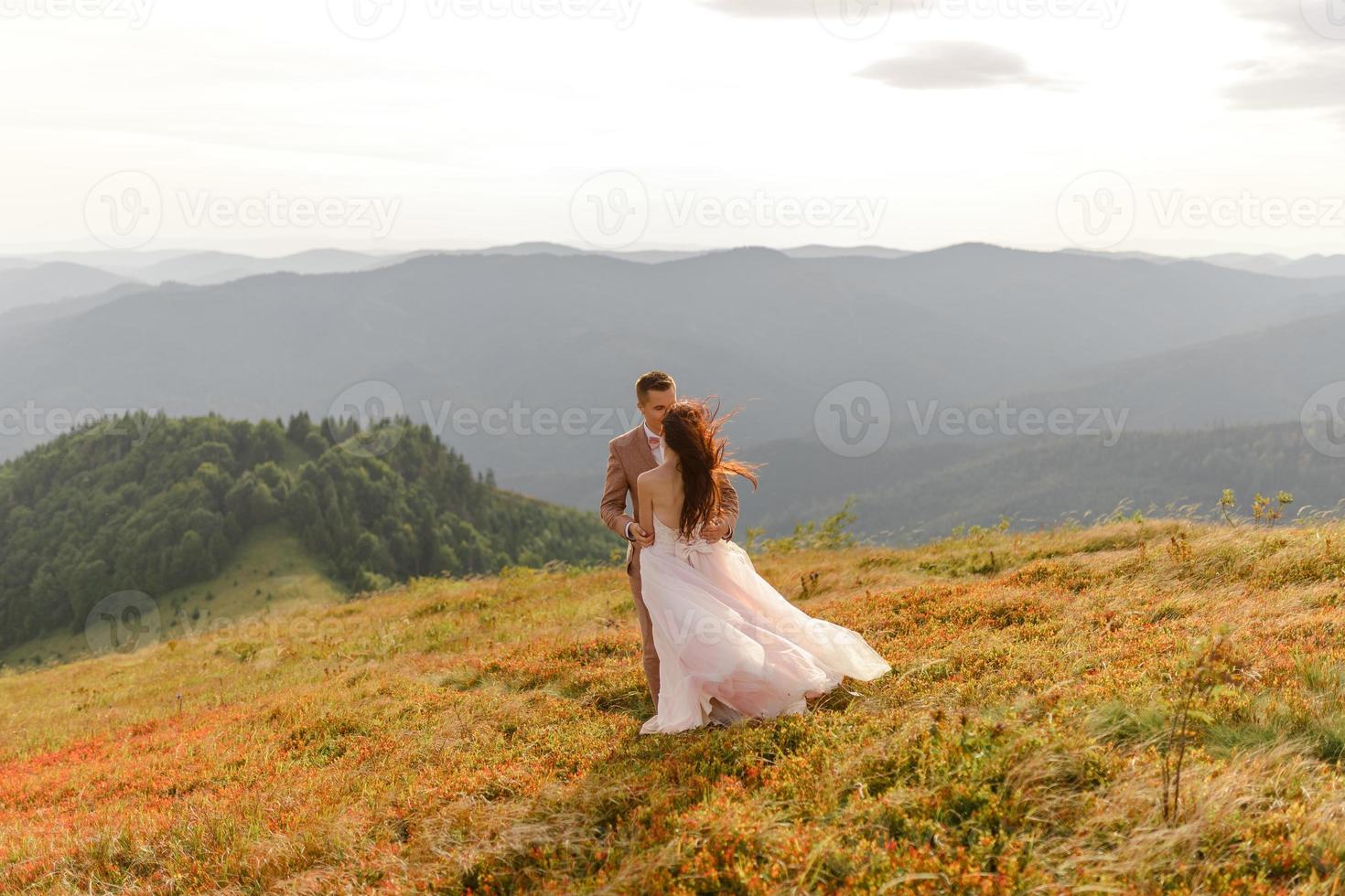 bride and groom. Photo shoot in the mountains.