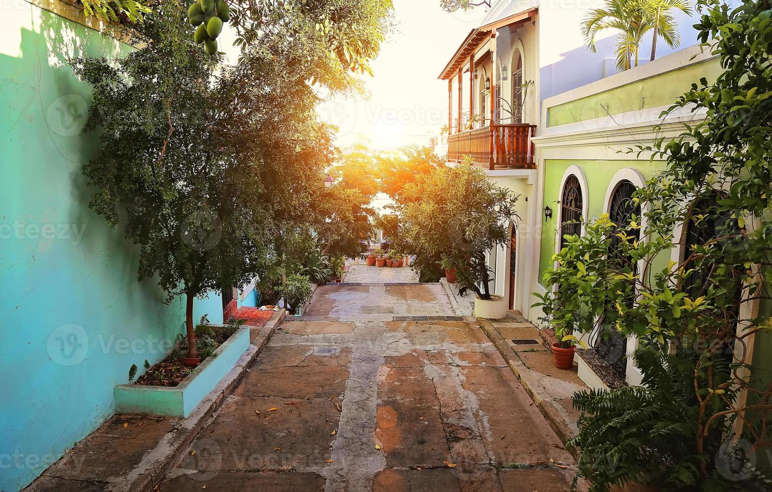 calles de san juan al atardecer foto