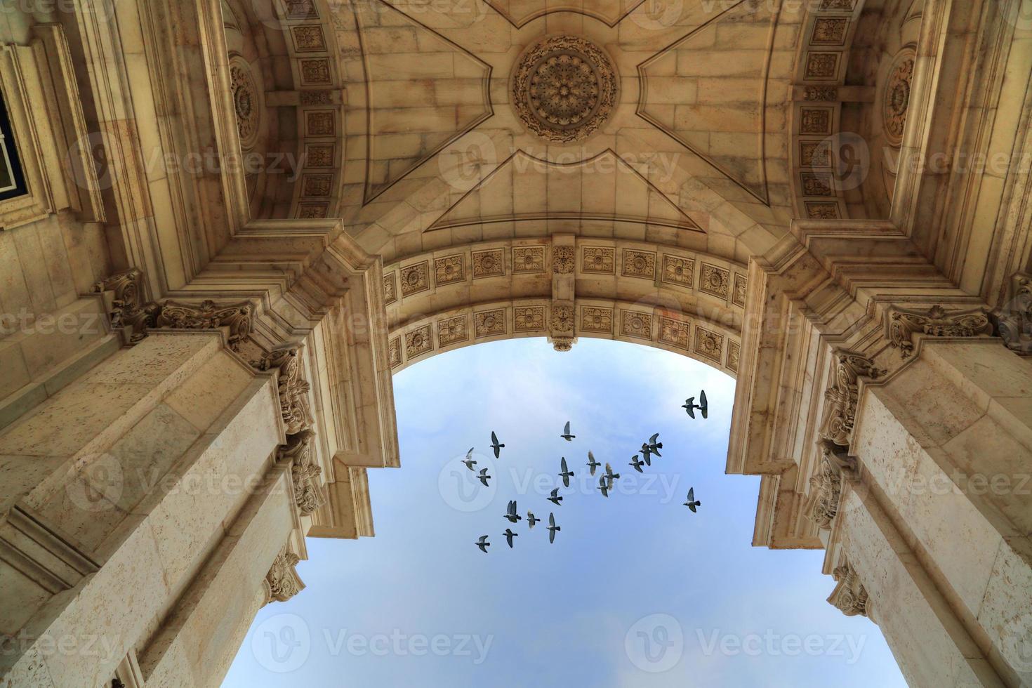 Commerce Plaza Arch in Lisbon photo