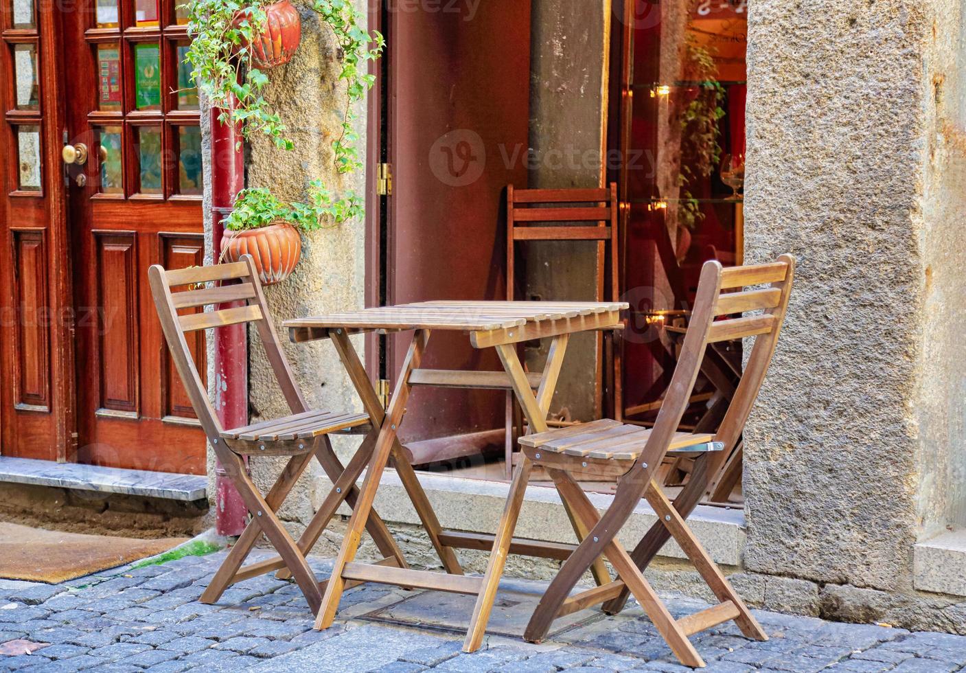 restaurante cerca del famoso paseo del río douro foto