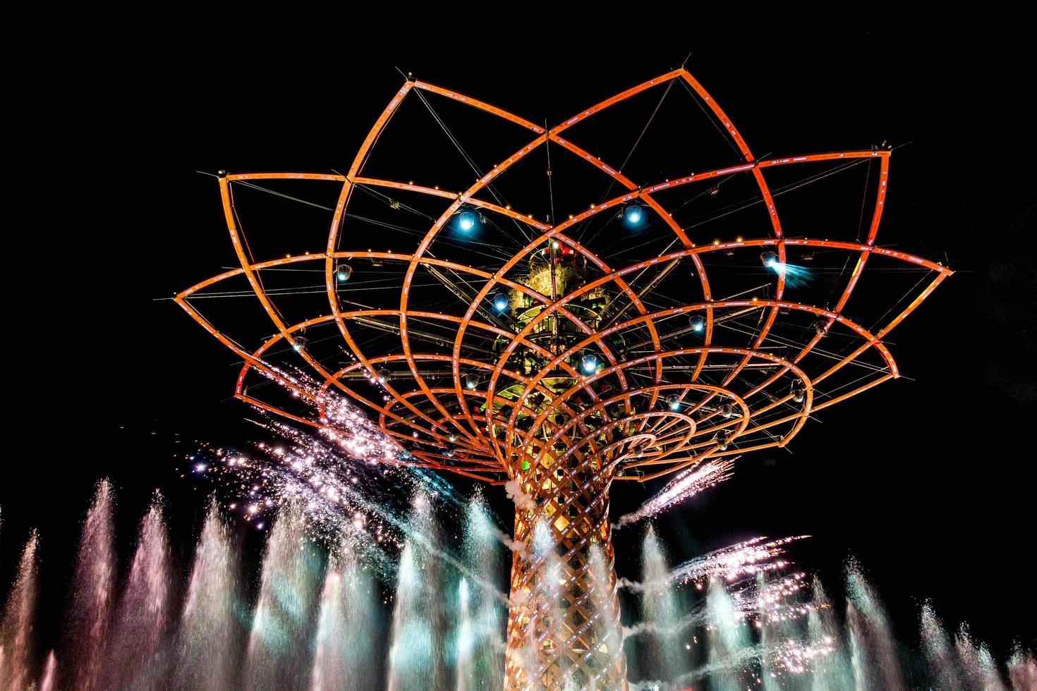 Milán, Italia, 2015. Árbol de la vida. foto