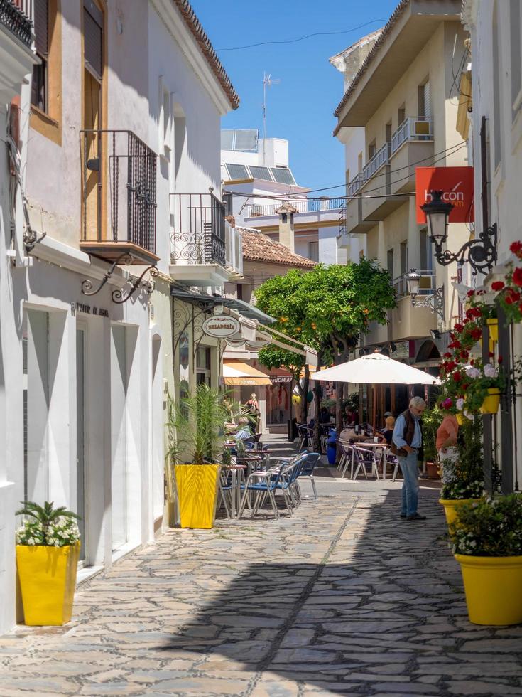 Estepona, Andalucía, España, 2014. Escena callejera típica. foto