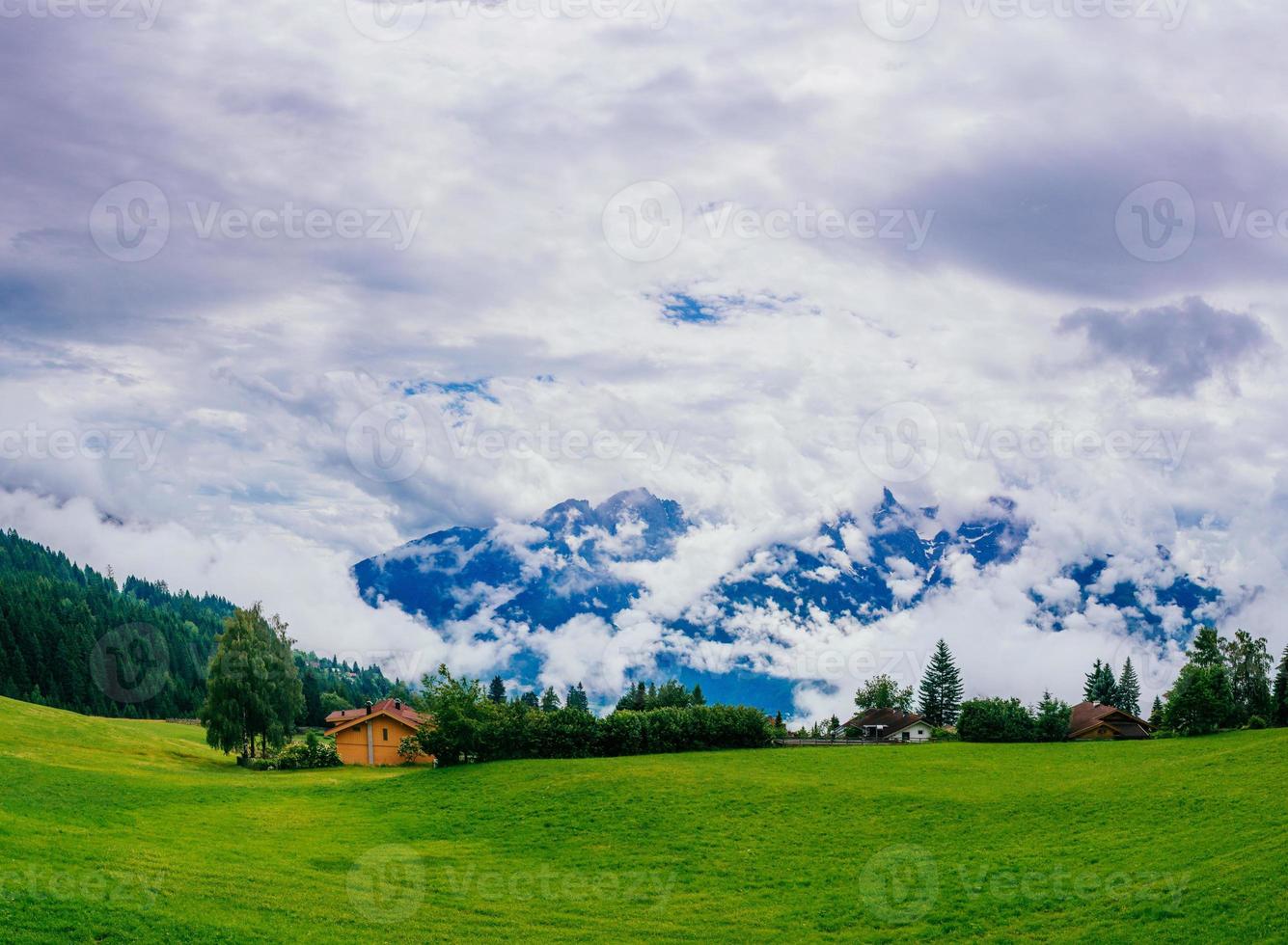 maravillosos alpes de verano foto