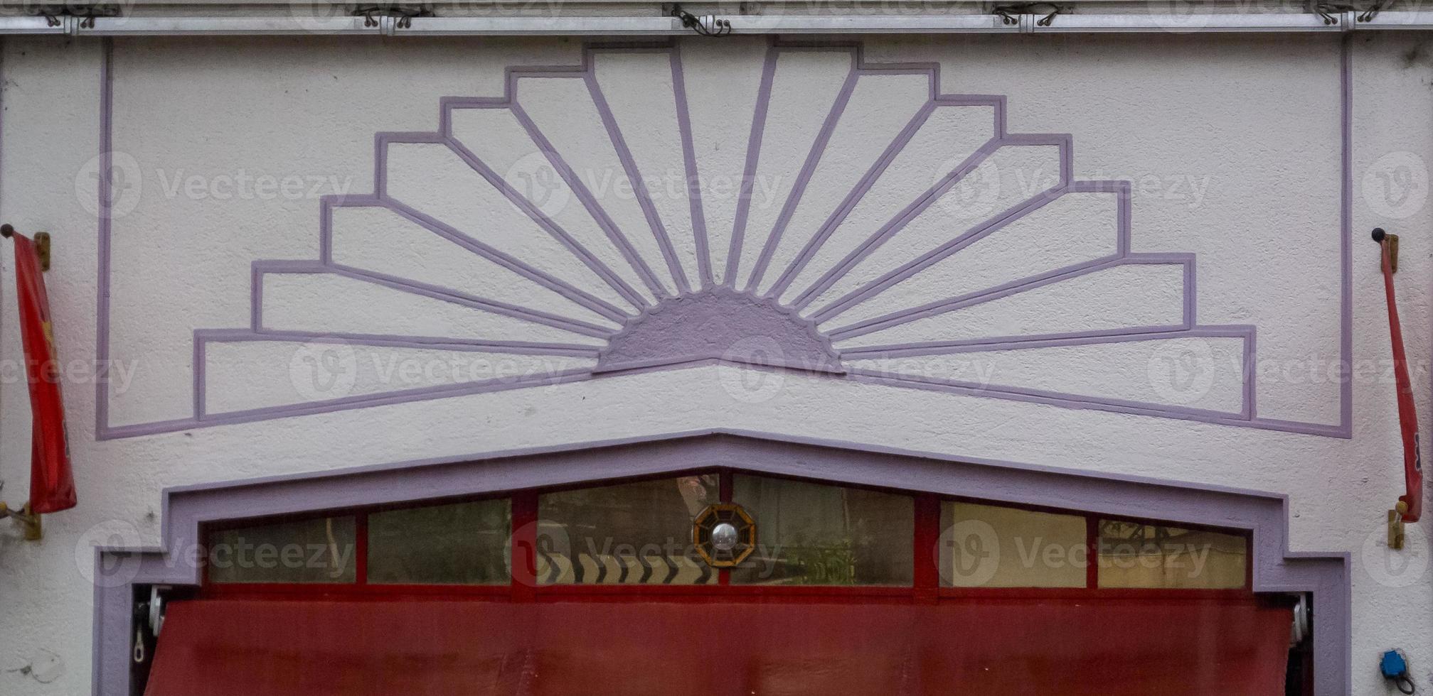 Geometry in the wall photo