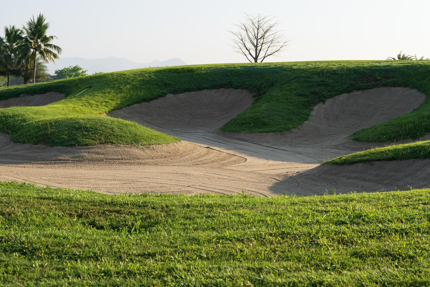 fondo de búnker de arena del campo de golf para el torneo de verano foto
