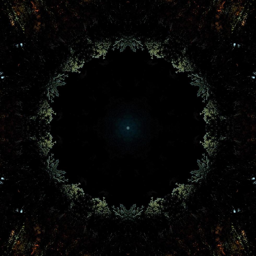fondo abstracto negro. patrón de caleidoscopio oscuro. foto gratis