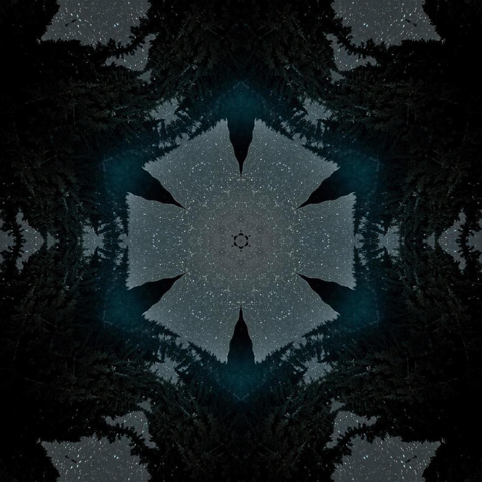 Black abstract background. Dark kaleidoscope pattern. Free Photo