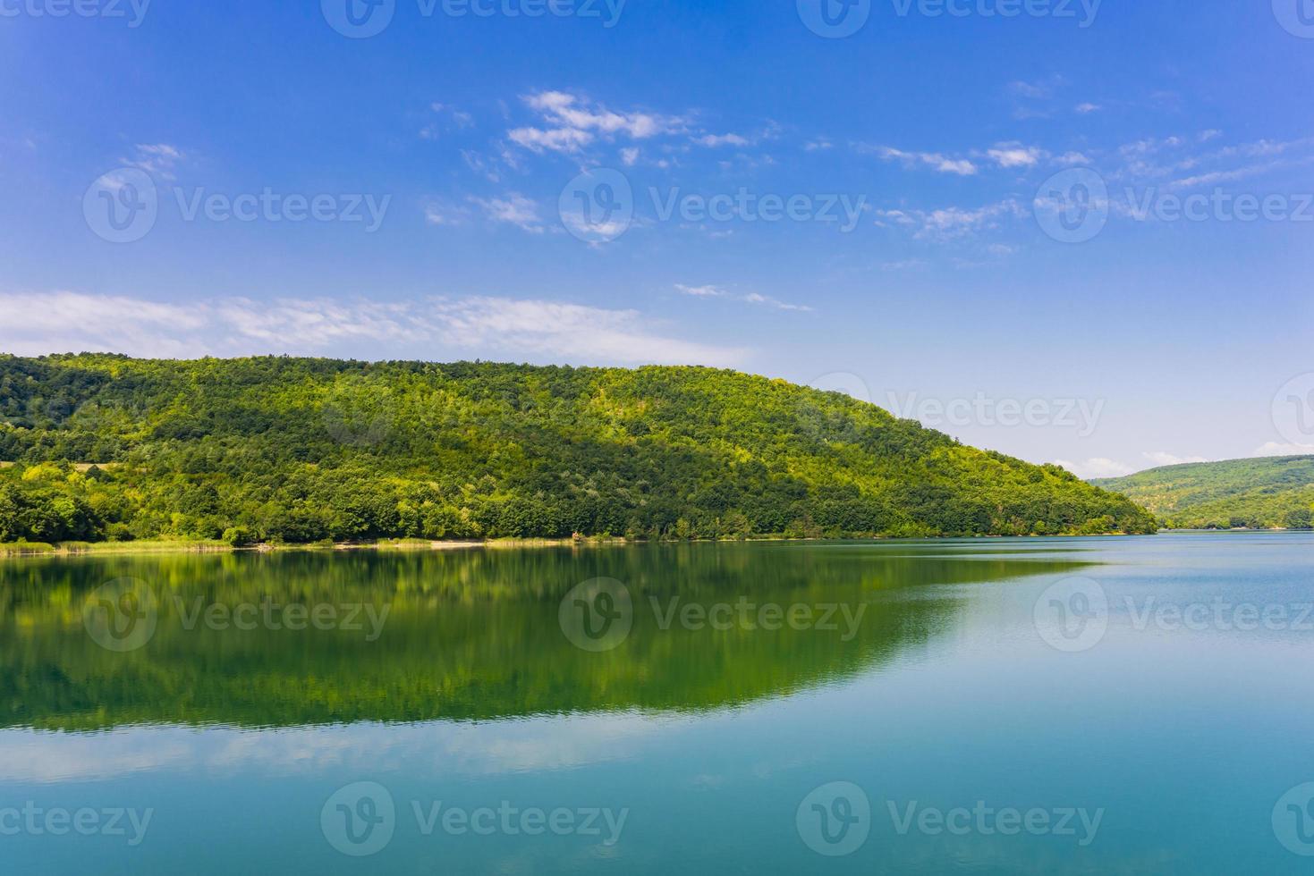 Lago grliste cerca de Zajácar en el este de Serbia foto