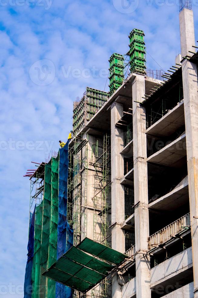 el edificio de gran altura en construcción foto