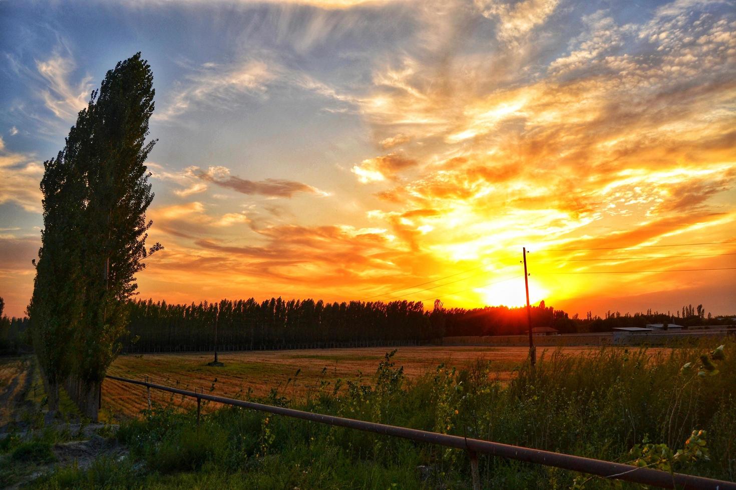 cielo en el crepúsculo, concepto como pensamiento foto