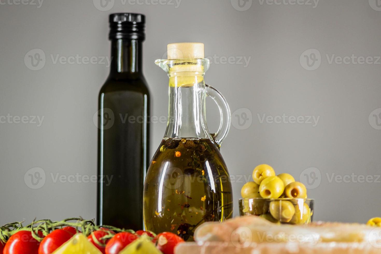 imagen de botella de aceite de oliva foto