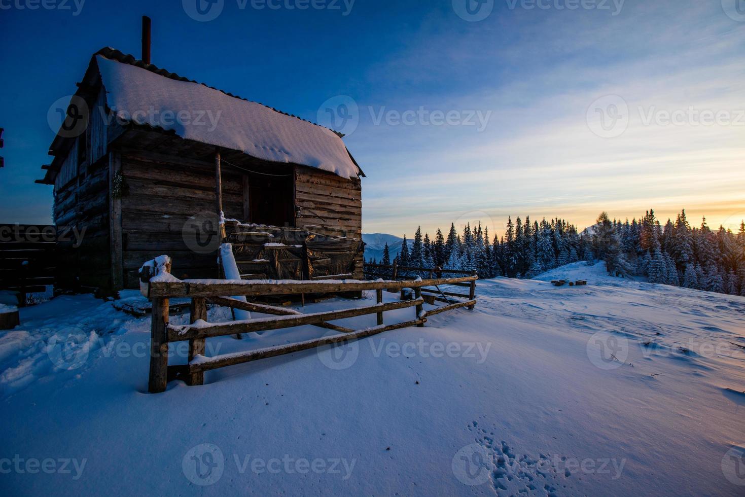 cottage in the mountains photo