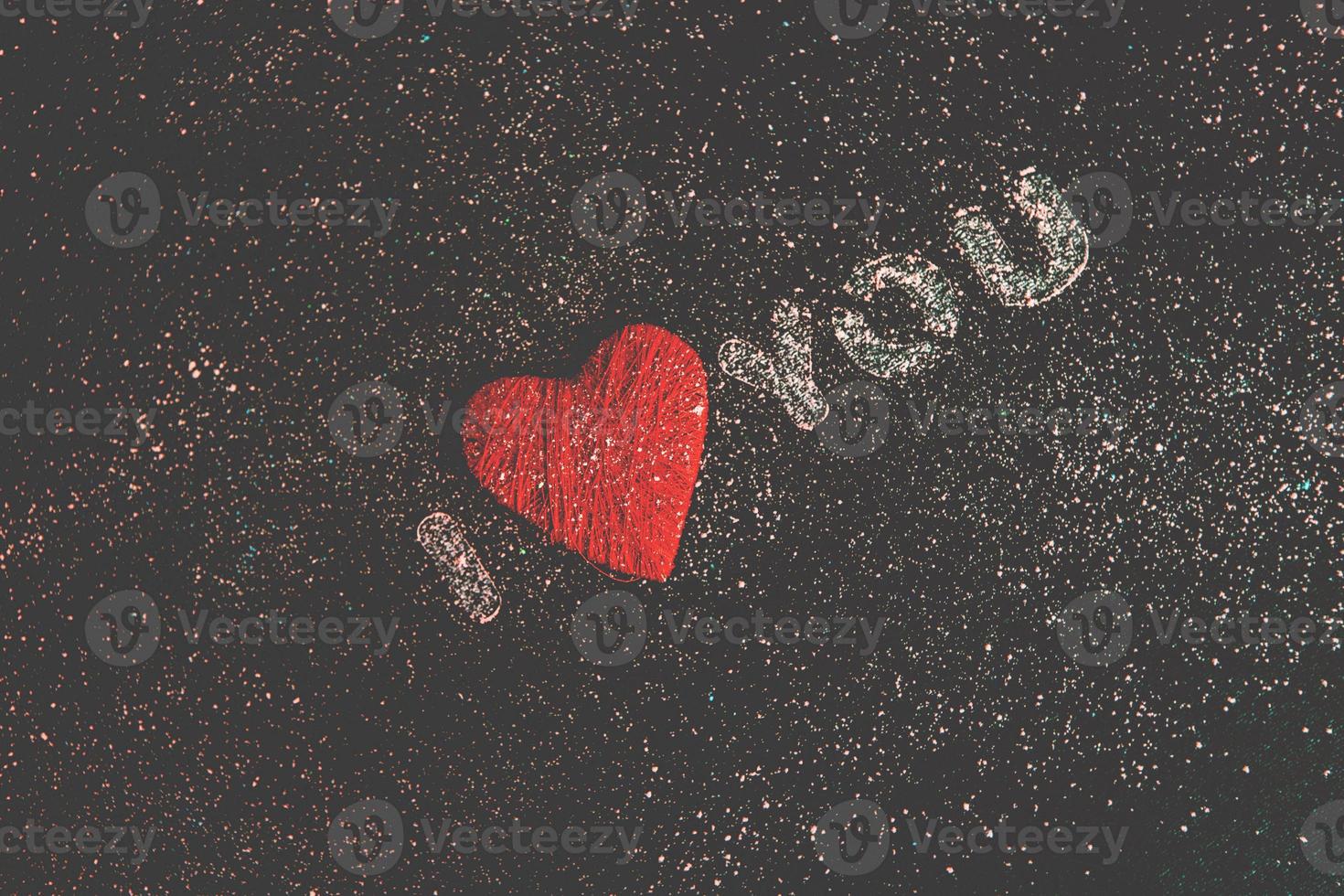 amor corazones sobre fondo de textura de madera. concepto de tarjeta de San Valentín. corazón para el fondo del día de san valentín. foto