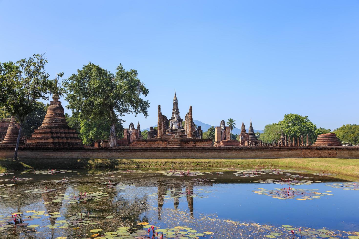 Wat Maha That, Shukhothai Historical Park, Thailand photo