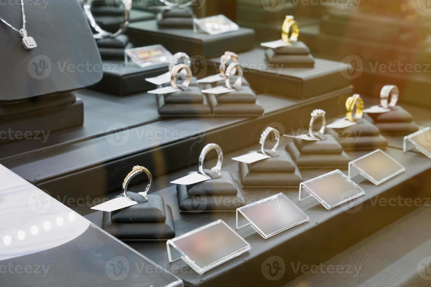 jewelry diamond shop display photo