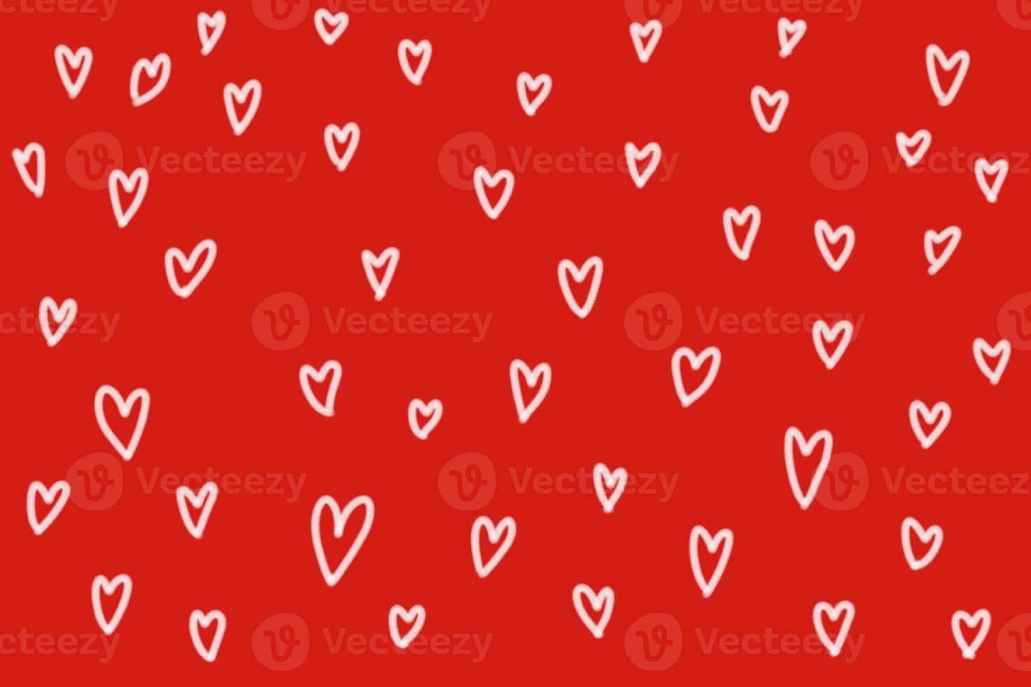 dibujo de línea blanca alrededor del icono del corazón rojo sobre fondo rojo de papel, símbolo de forma de dibujo a mano amor, elementos de diseño aislados para boda de amor, mujer, hombre, día de San Valentín o día de la madre foto
