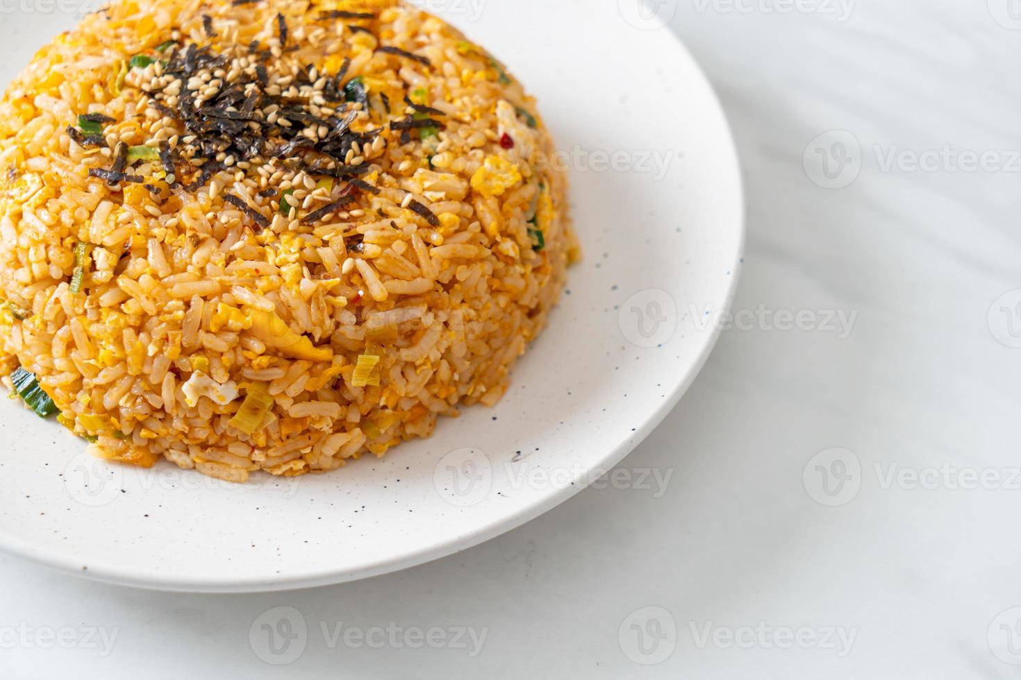 fried rice with egg in Korean style 7059819 Stock Photo at Vecteezy